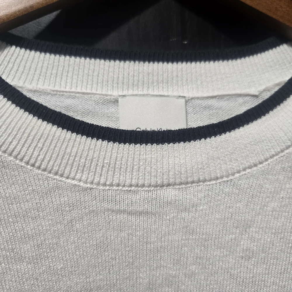 Calvin Klein Cream White Crewneck Sweater Black Contrast Trim 100% Cotton Sz Xl - Picture 4 of 8